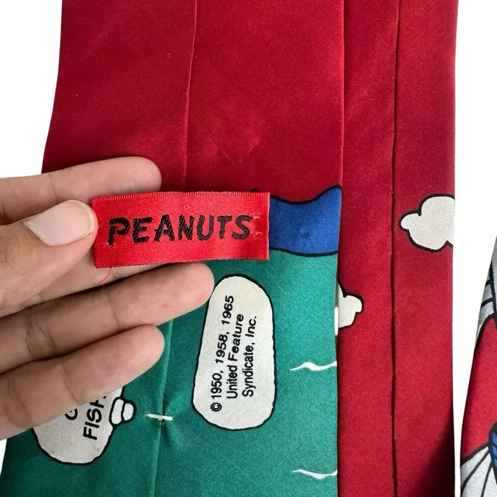 Peanuts Men's 100% Silk Necktie Worlds Greatest Fisherman Snoopy Charlie Brown